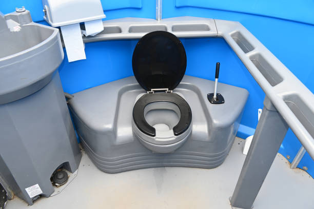 Best Portable bathroom rental  in Fremont, OH